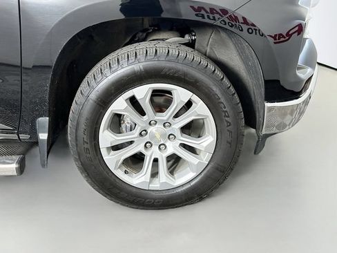 Used 2023 Chevrolet Silverado 1500 LTZ AWD/4WD image 37