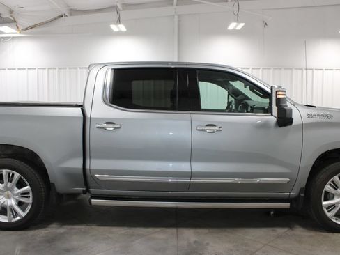 Used 2025 Chevrolet Silverado 1500 High Country w/ High Country Premium Package AWD/4WD image 11
