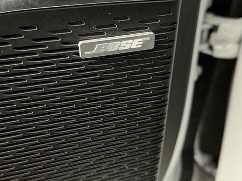 Used 2025 GMC Acadia Elevation image 17