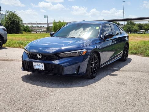 Used 2025 Honda Civic Sport image 2