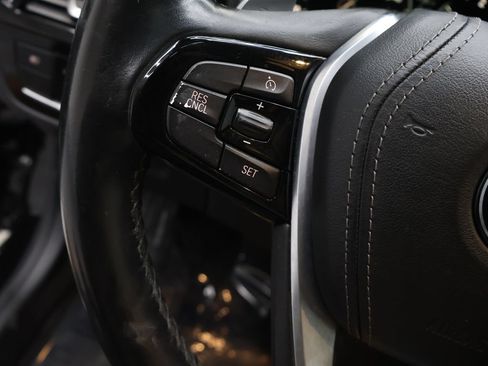 Used 2018 BMW 540i RWD image 18