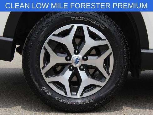 Used 2020 Subaru Forester Premium AWD/4WD image 28