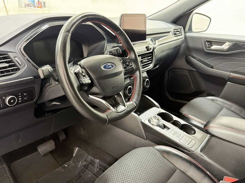 Used 2025 Ford Escape ST-Line Select AWD/4WD image 12