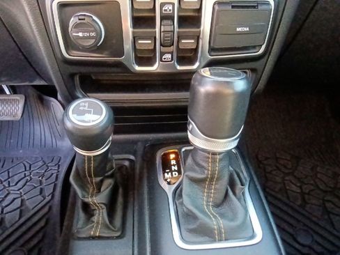 Used 2022 Jeep Gladiator Overland image 24