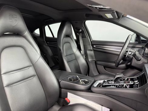 Used 2022 Porsche Panamera image 12