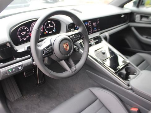 Certified 2025 Porsche Panamera 4 AWD/4WD image 4