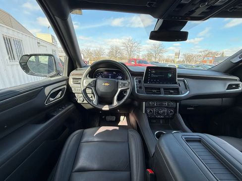 Used 2024 Chevrolet Tahoe Z71 w/ Luxury Package AWD/4WD image 18