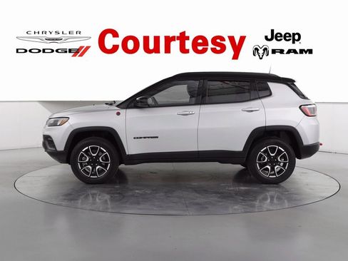 Certified 2024 Jeep Compass Trailhawk image 8