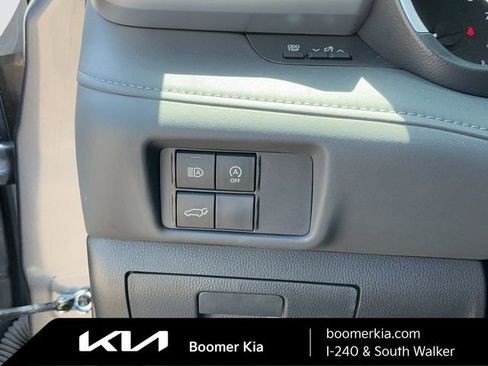 Used 2024 Toyota Highlander XSE FWD image 19