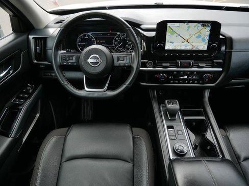 Certified 2023 Nissan Pathfinder SL w/ Black Appearance Package AWD/4WD image 12