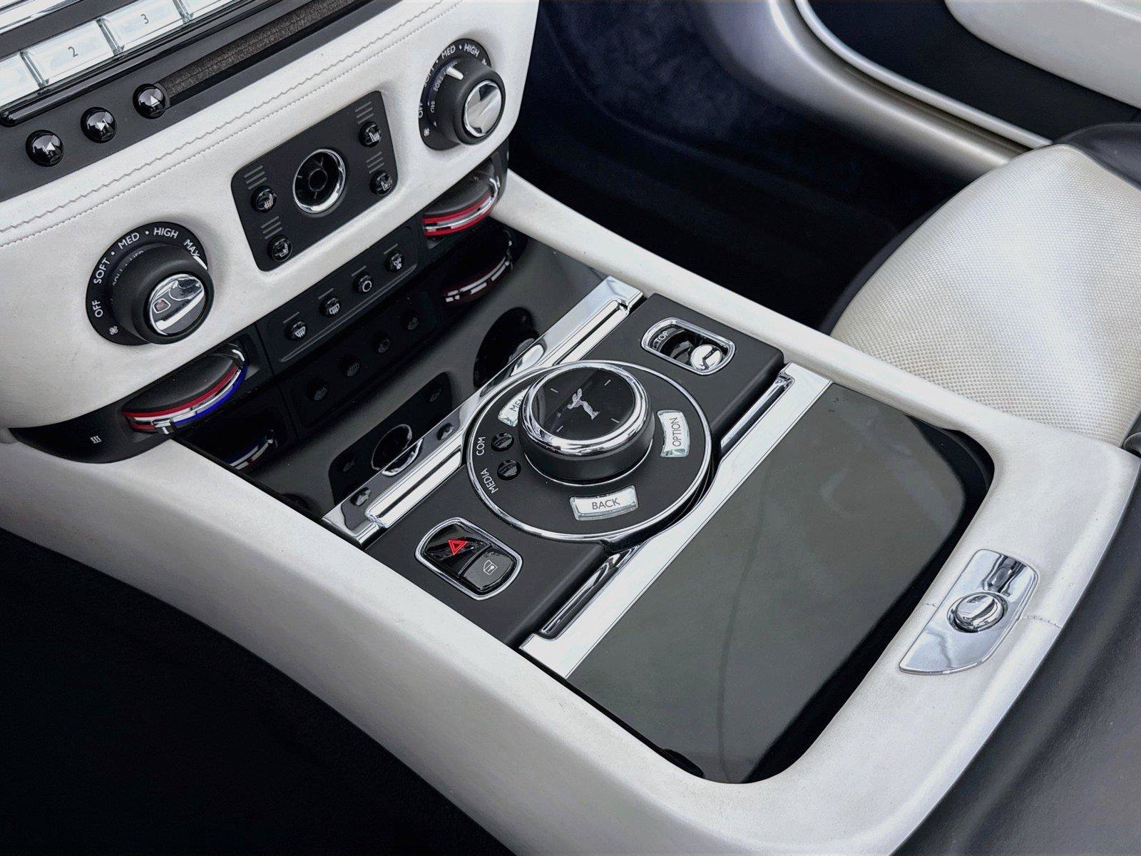 Used 2018 Rolls-Royce Dawn RWD image 20