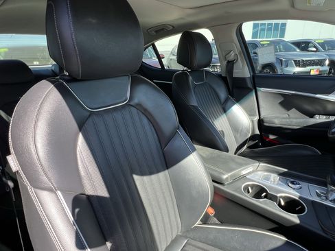 Used 2021 Genesis G70 2.0T w/ Elite Package image 14