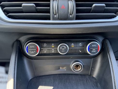 Used 2021 Alfa Romeo Stelvio Sprint w/ Nero Edizione image 23