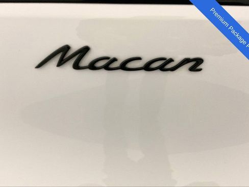 Used 2025 Porsche Macan AWD/4WD image 18