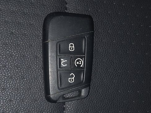 Used 2024 Volkswagen Jetta SE FWD image 32