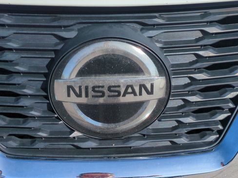 Used 2018 Nissan Rogue SV image 13