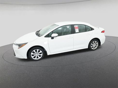 New 2026 Toyota Corolla LE image 2