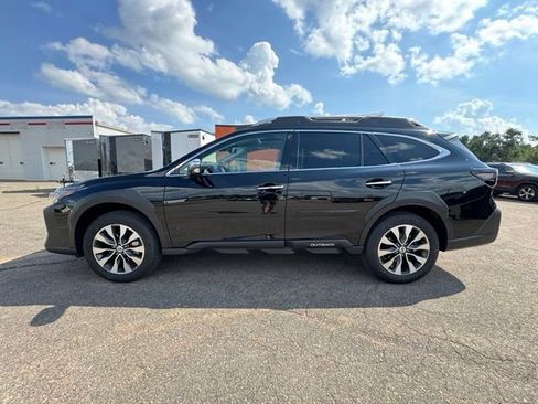 Used 2025 Subaru Outback Touring AWD/4WD image 4