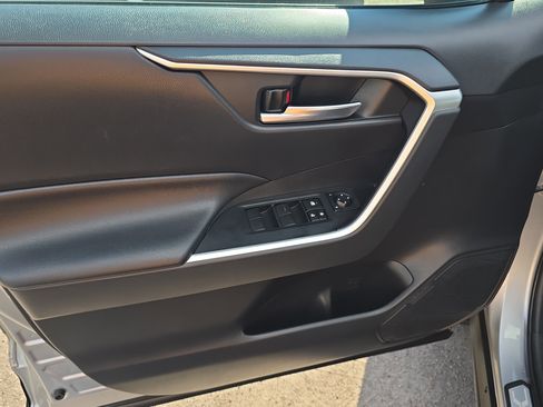 Used 2019 Toyota RAV4 XLE image 20