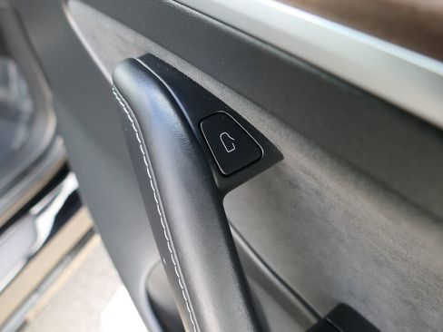 Used 2022 Tesla Model 3 Long Range image 23