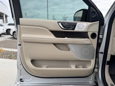 Used 2018 Lincoln Navigator Reserve w/ Technology Package image 9