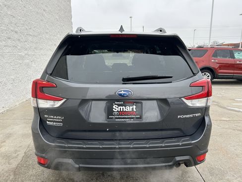 Used 2022 Subaru Forester Premium image 5