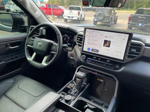Used 2024 Toyota Tundra Limited w/ Power Package AWD/4WD image 34