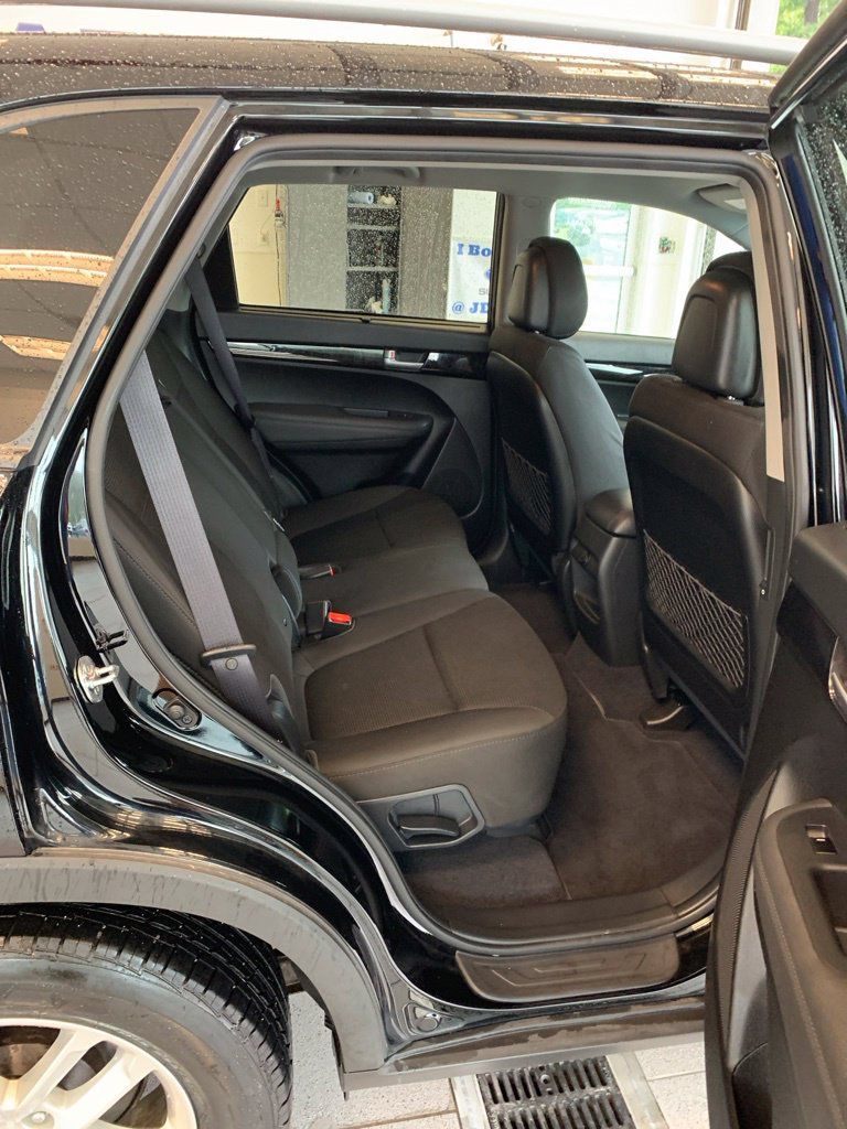 Used 2014 Kia Sorento LX AWD/4WD image 11