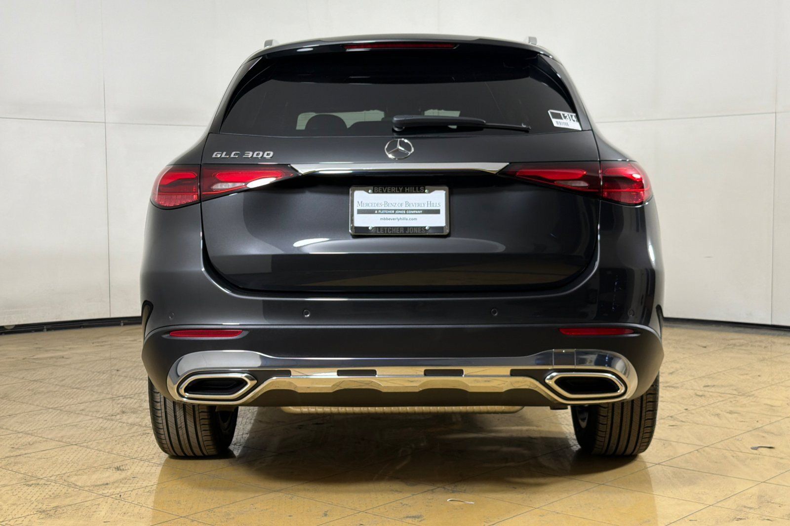 Used 2026 Mercedes-Benz GLC 300 image 4