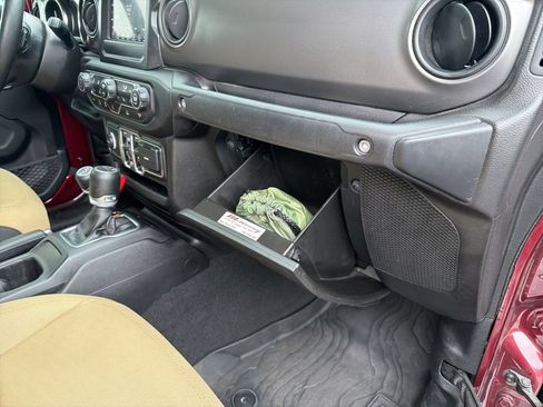 Used 2021 Jeep Gladiator Sport AWD/4WD image 34