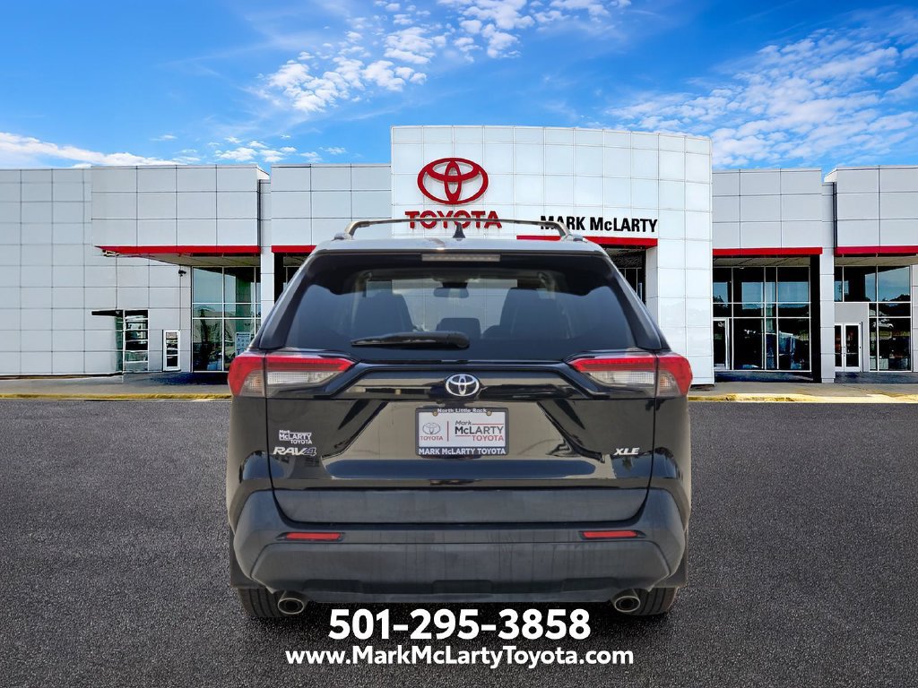 Used 2021 Toyota RAV4 XLE Premium FWD image 4