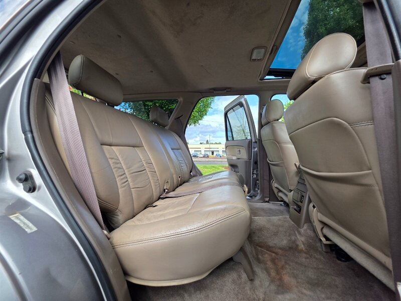 Used 2002 Toyota 4Runner SR5 AWD/4WD image 16