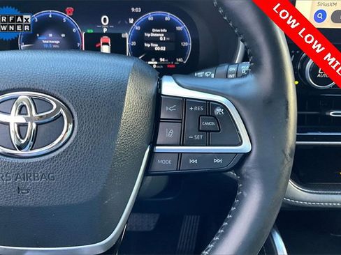 Used 2023 Toyota Highlander Limited image 19