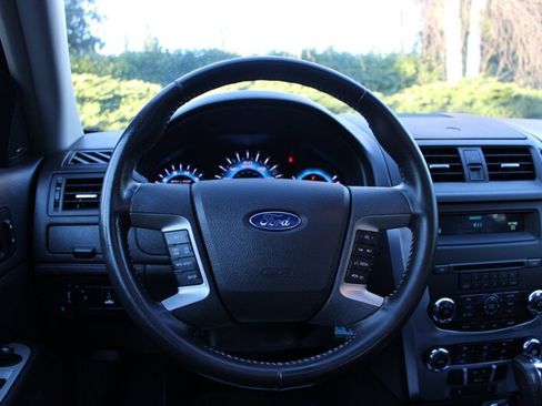 Used 2010 Ford Fusion SEL FWD image 18