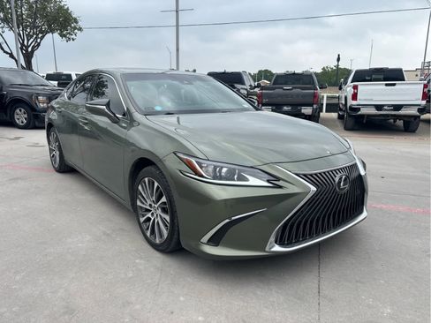 Used 2020 Lexus ES 350 w/ Premium Package FWD image 2