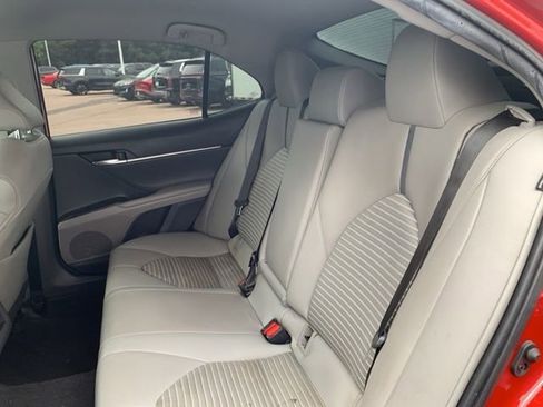 Used 2021 Toyota Camry SE image 34