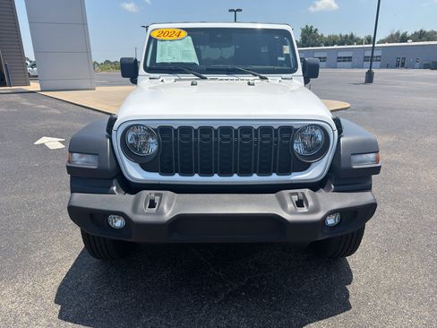 Used 2024 Jeep Wrangler Unlimited Sport AWD/4WD image 3