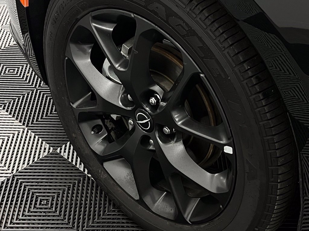 Used 2025 Chrysler Pacifica Limited FWD image 9