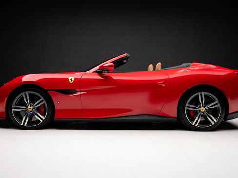 Used 2019 Ferrari Portofino RWD image 20
