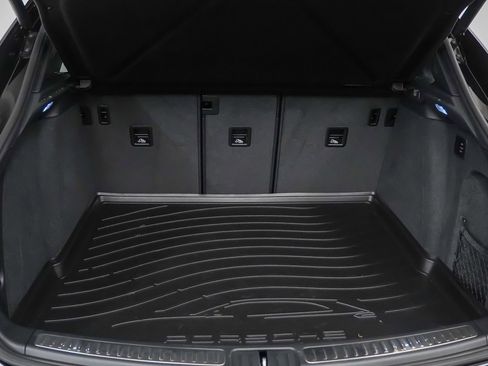 Used 2024 Porsche Macan S image 13