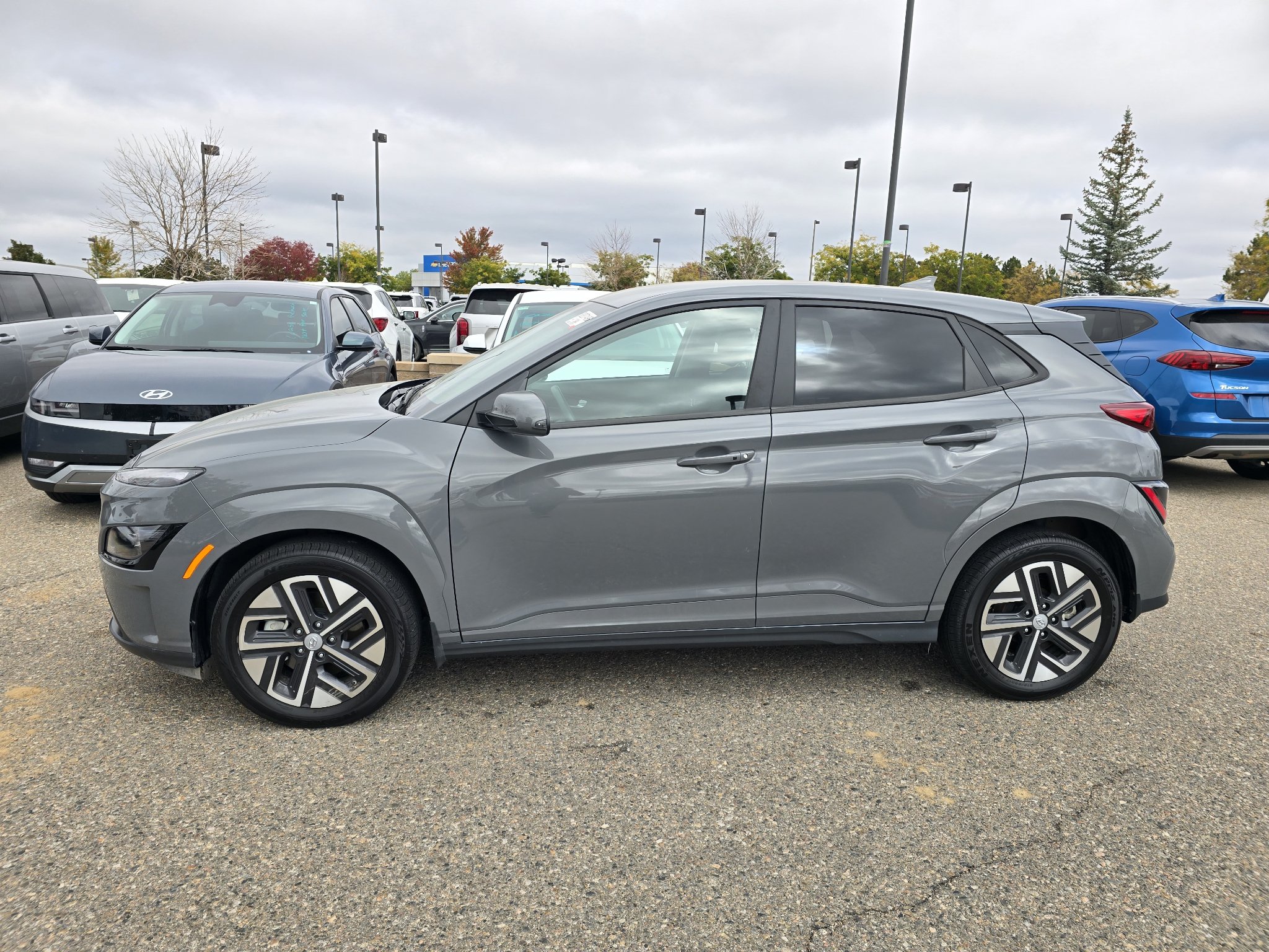 Used 2023 Hyundai Kona SE FWD image 2