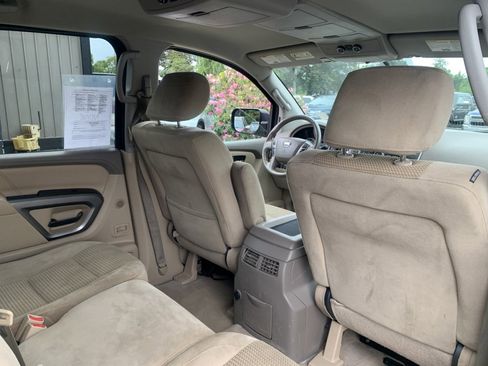 Used 2015 Nissan Armada SV image 12