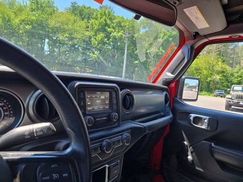 Used 2019 Jeep Wrangler Sport AWD/4WD image 16