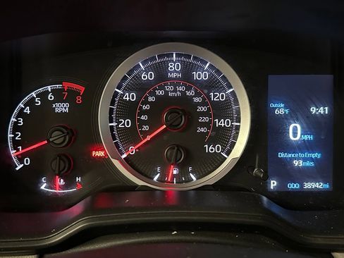 Used 2022 Toyota Corolla Cross L AWD/4WD image 10