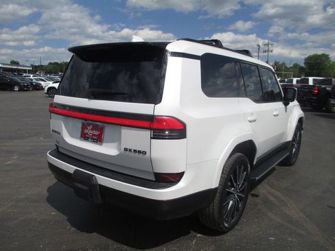 Used 2024 Lexus GX 550 w/ Accessory Package (2T) AWD/4WD image 6
