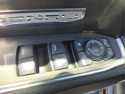 Used 2024 GMC Sierra 1500 Denali w/ Technology Package image 14
