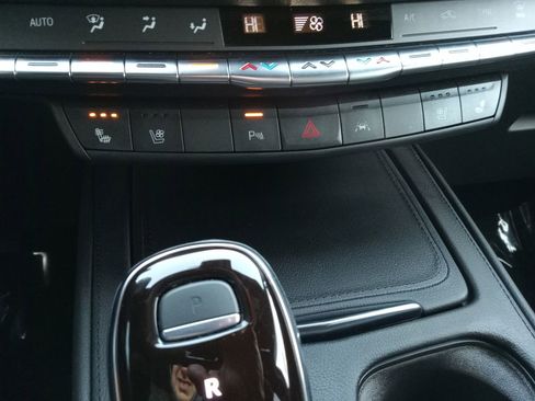 Used 2021 Cadillac XT4 Sport image 19