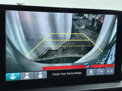 Certified 2023 Honda Pilot Touring image 29