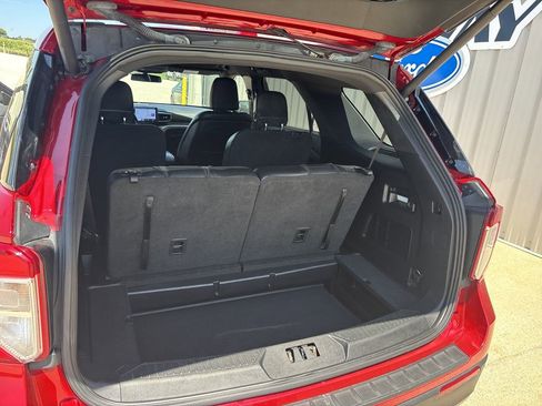 Used 2020 Ford Explorer XLT w/ Equipment Group 202A image 32