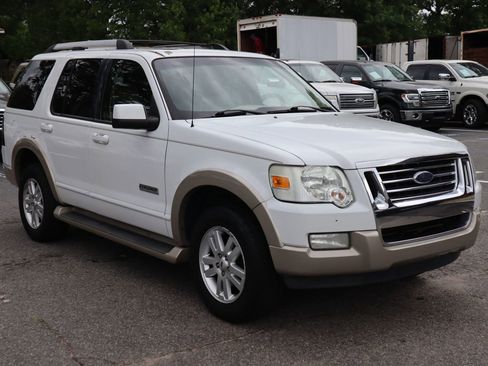 Used 2006 Ford Explorer Eddie Bauer RWD image 3
